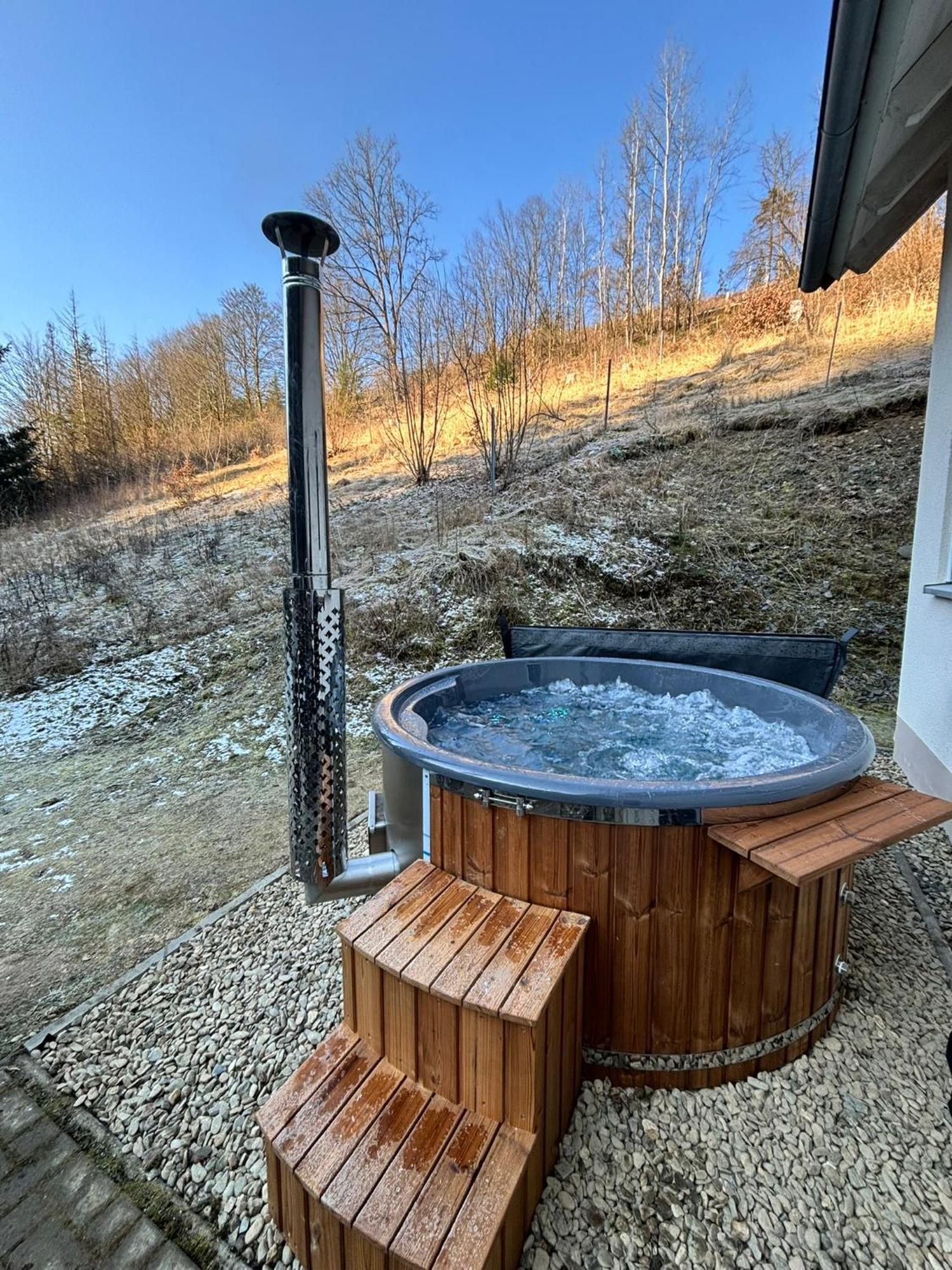 Frankenwald Chalets - Ferienhaus Mit Privaten Whirlpool Wilhelmsthal Dış mekan fotoğraf